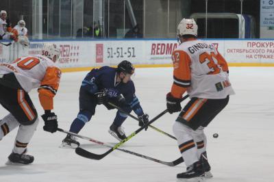 ХК «Рязань» выиграл домашний матч у ангарского «Ермака»